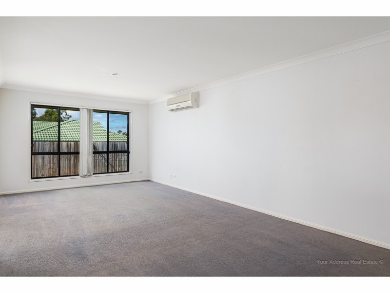 19 Charlton Place, Regents Park QLD 4118