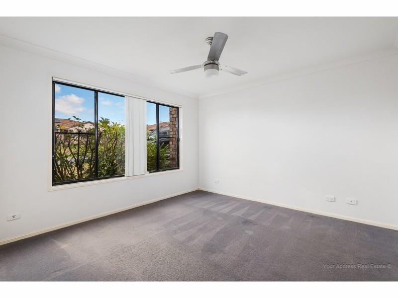 19 Charlton Place, Regents Park QLD 4118