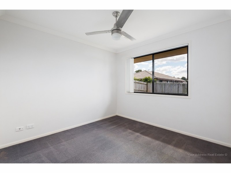 19 Charlton Place, Regents Park QLD 4118