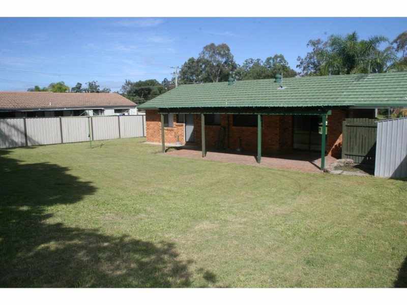 16 Bennett Drive, Regents Park QLD 4118