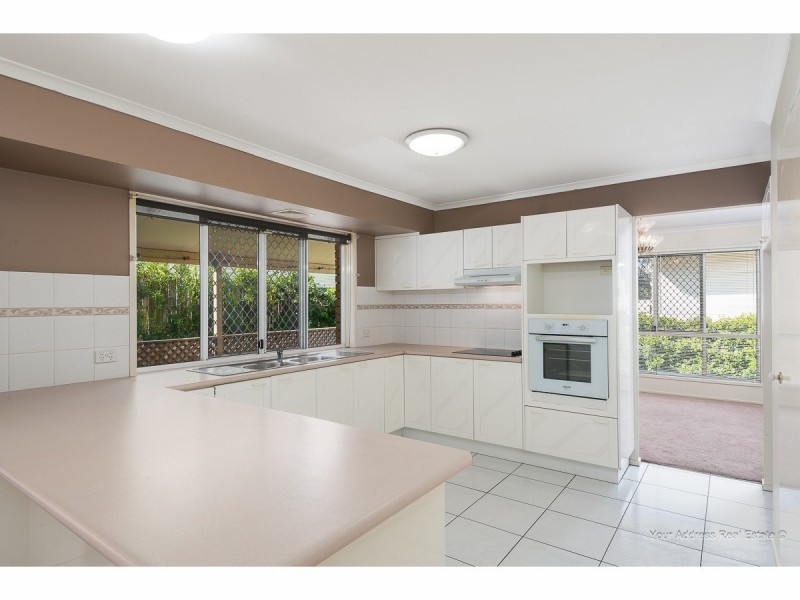 7 Lawson Place, Forest Lake QLD 4078