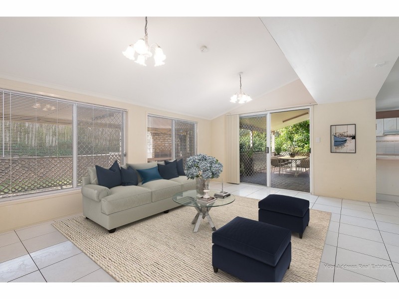7 Lawson Place, Forest Lake QLD 4078