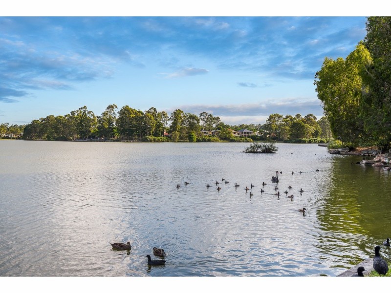 7 Lawson Place, Forest Lake QLD 4078