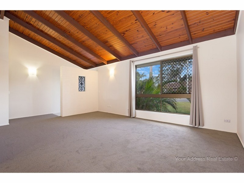 9 Volant Street, Regents Park QLD 4118