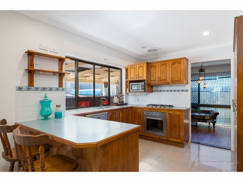 25 Owens Crescent, Regents Park QLD 4118