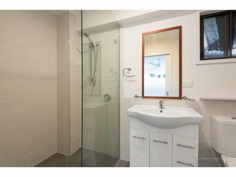 25 Owens Crescent, Regents Park QLD 4118