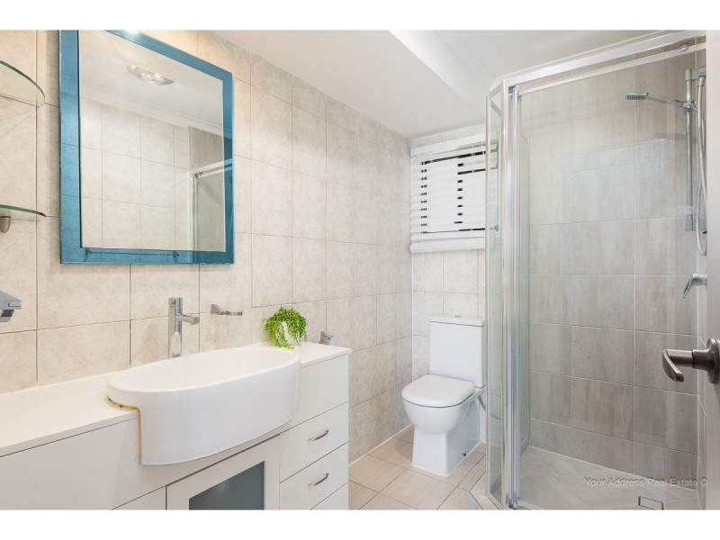 25 Owens Crescent, Regents Park QLD 4118