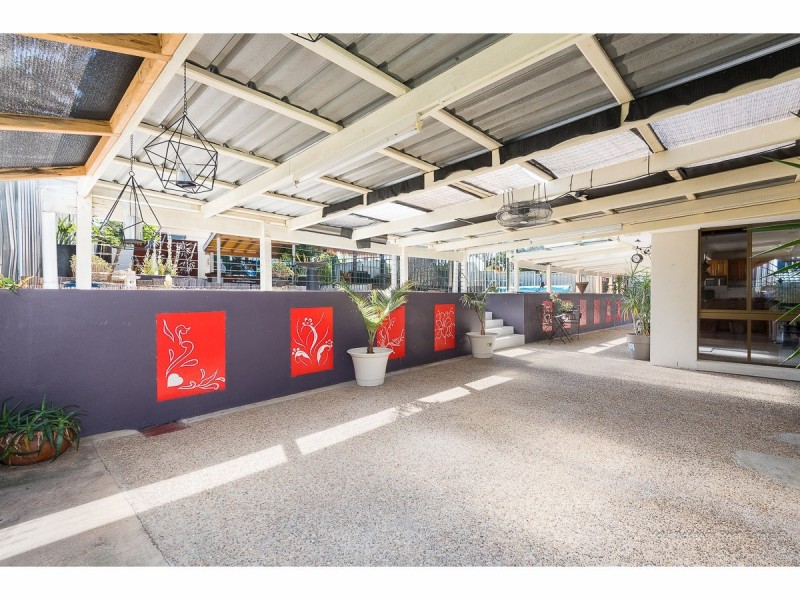 25 Owens Crescent, Regents Park QLD 4118