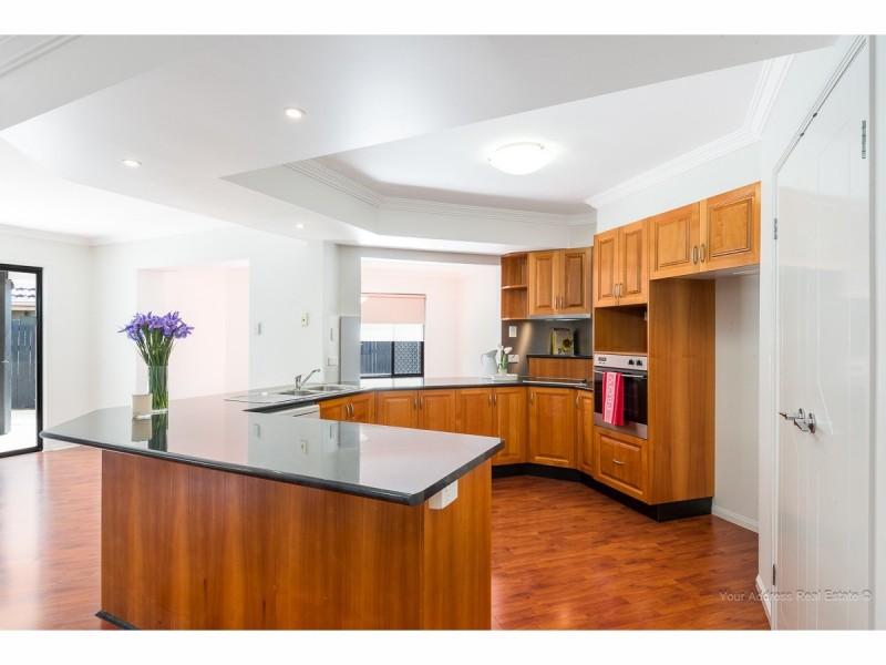 15 Oakview Circuit, Brookwater QLD 4300