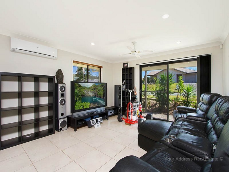 1/1 Wyndham Circuit, Holmview QLD 4207