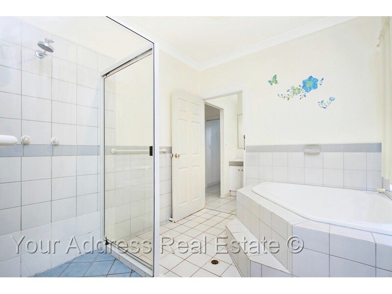 68 Holyrood Court, Munruben QLD 4125