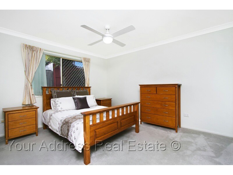 12 Pinnacle Close, Regents Park QLD 4118