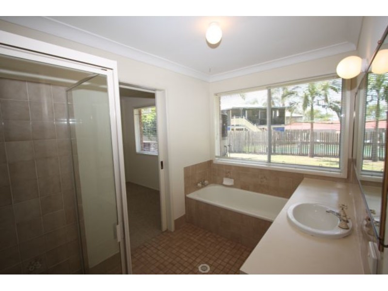 4 Flinders Crescent, Boronia Heights QLD 4124