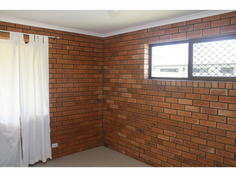 16 Bennett Drive, Regents Park QLD 4118