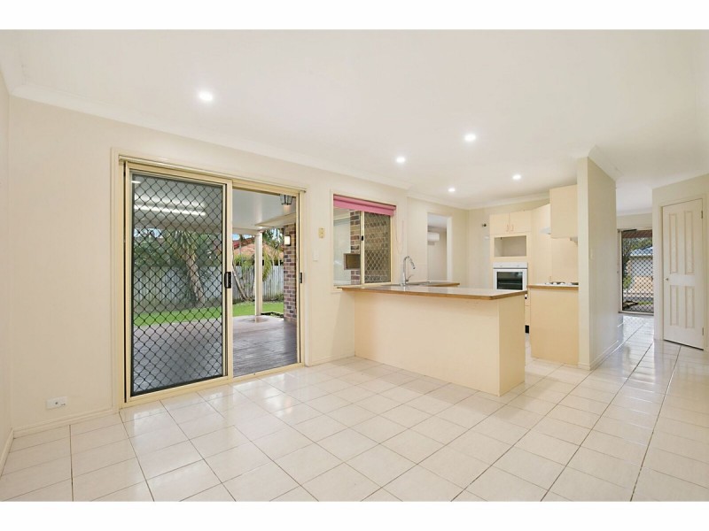 87 Federation Drive, Hillcrest QLD 4118