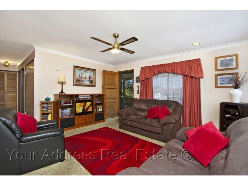 72 Waratah Drive, Crestmead QLD 4132