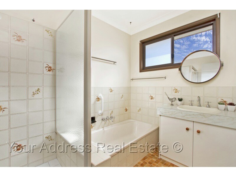 72 Waratah Drive, Crestmead QLD 4132