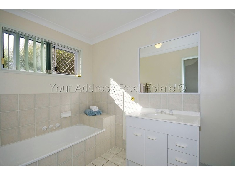 48 Solandra Circuit, Regents Park QLD 4118
