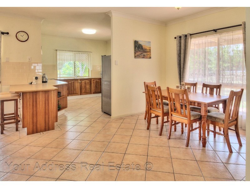 64 Bellenden Close, Munruben QLD 4125