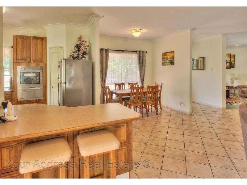 64 Bellenden Close, Munruben QLD 4125