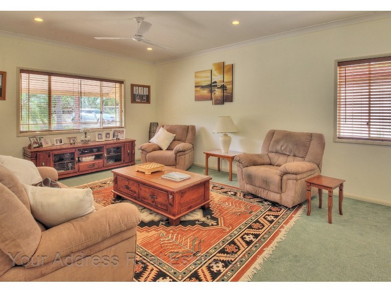 64 Bellenden Close, Munruben QLD 4125