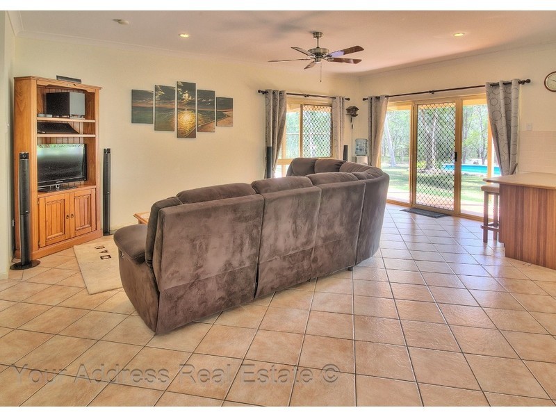 64 Bellenden Close, Munruben QLD 4125
