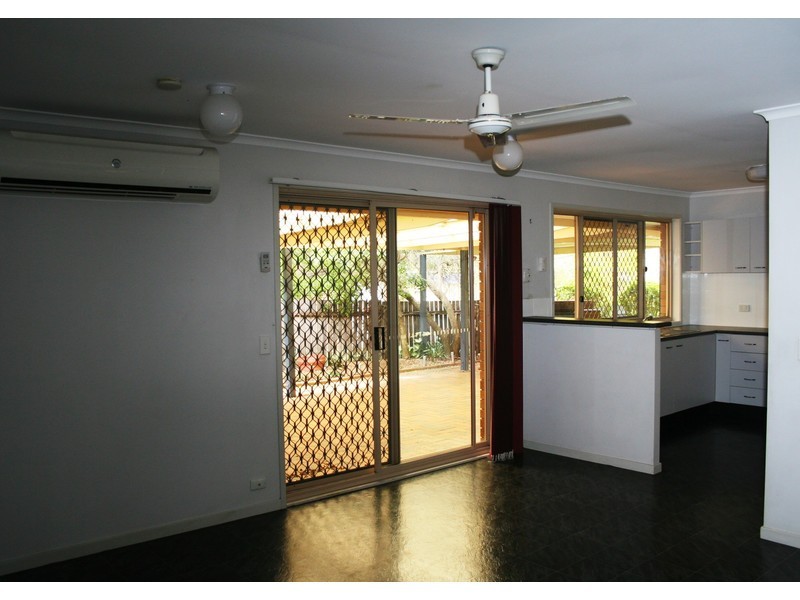 1 Watkinsia Court, Regents Park QLD 4118