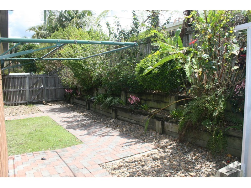 1 Watkinsia Court, Regents Park QLD 4118