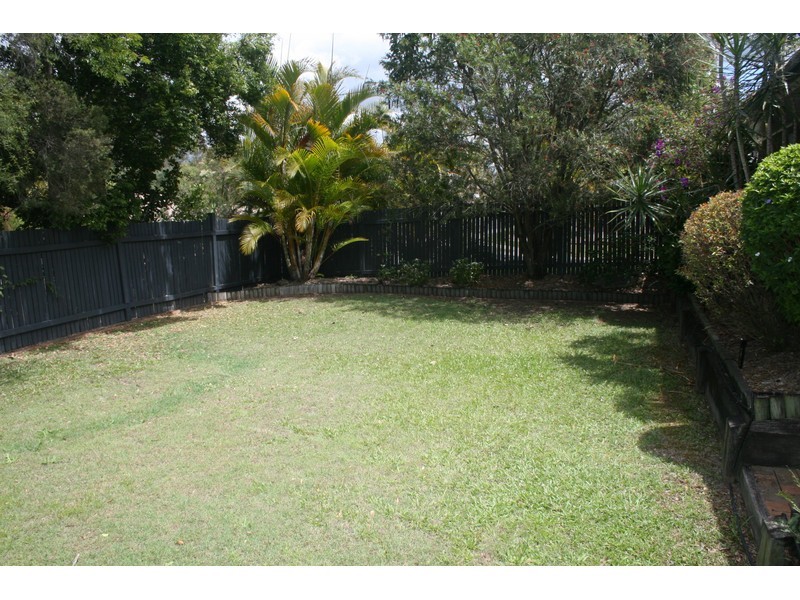 1 Watkinsia Court, Regents Park QLD 4118