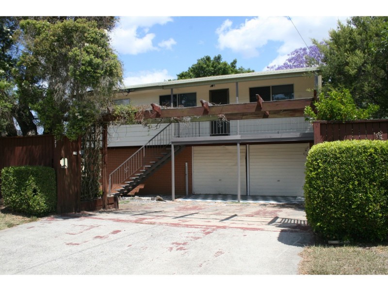 127 Waratah Drive, Crestmead QLD 4132