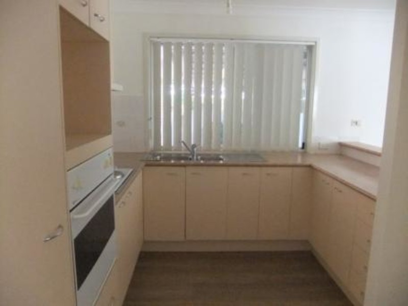 4 Tannadice Court, Regents Park QLD 4118