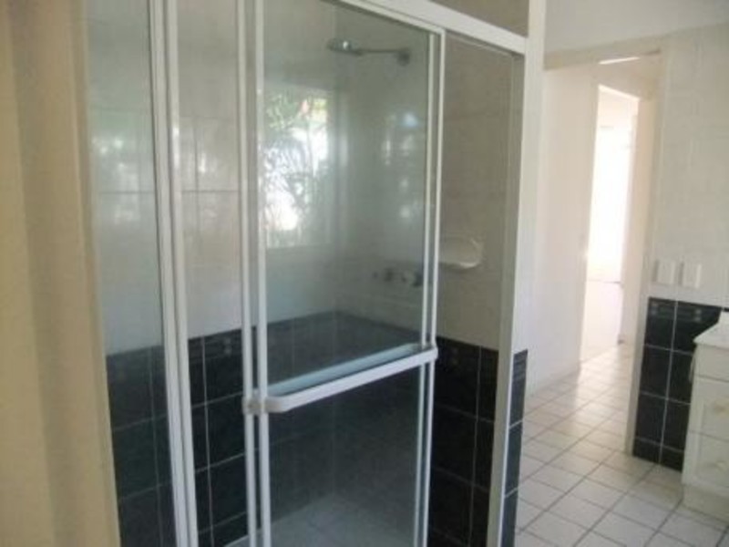 4 Tannadice Court, Regents Park QLD 4118