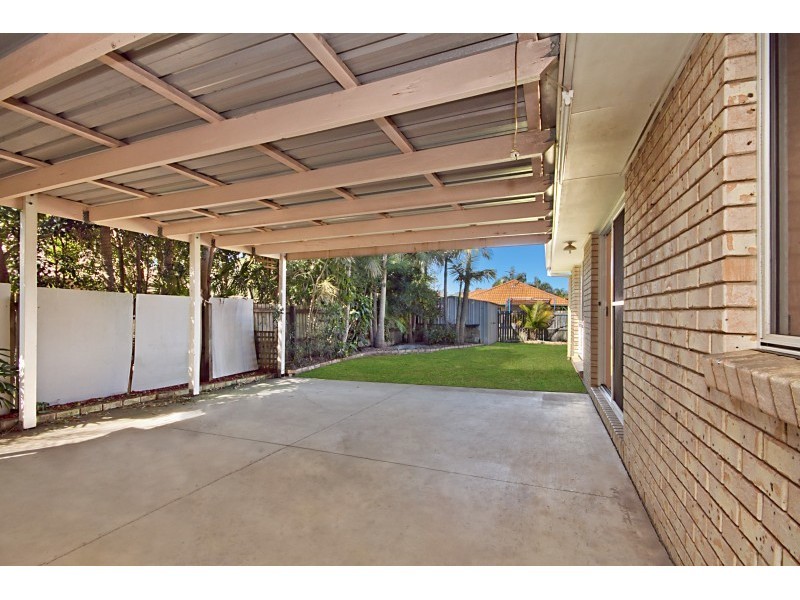 4 Tannadice Court, Regents Park QLD 4118