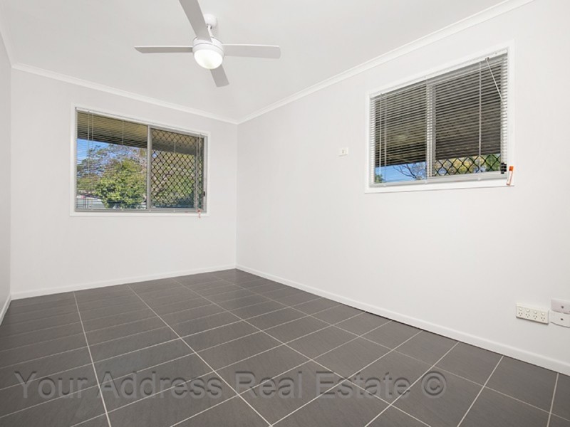 1 Peppermint Street, Crestmead QLD 4132