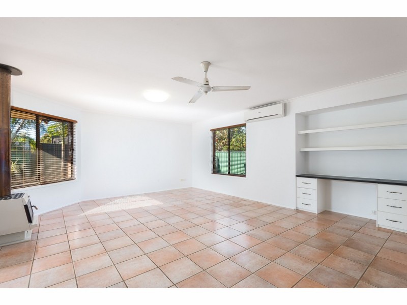 13 Bywater Street, Hillcrest QLD 4118