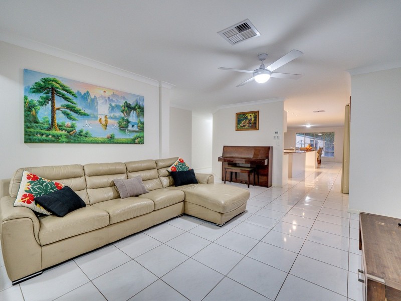 18-20 Pole Crescent, New Beith QLD 4124