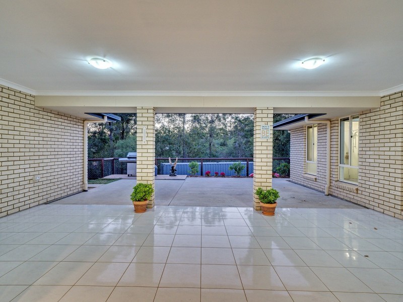 18-20 Pole Crescent, New Beith QLD 4124