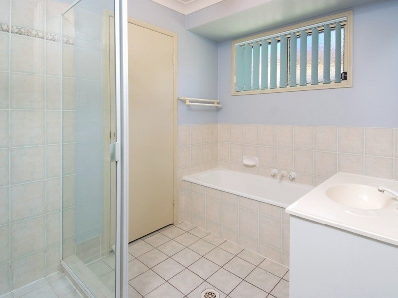 5 Sandheath Court, Regents Park QLD 4118