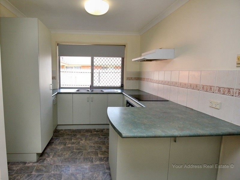 8 Park Close, Hillcrest QLD 4118