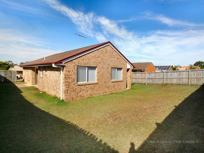 8 Park Close, Hillcrest QLD 4118