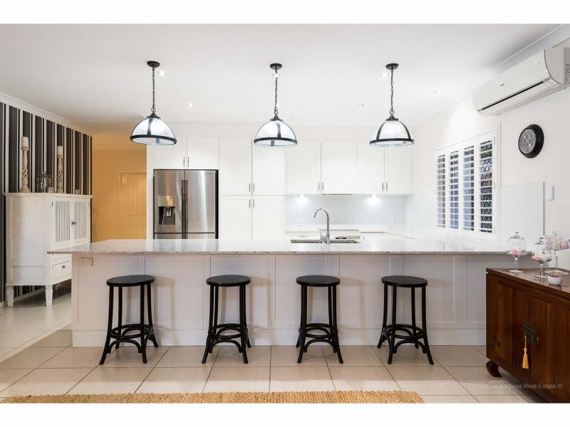 3 Seanna Place, Brookwater QLD 4300