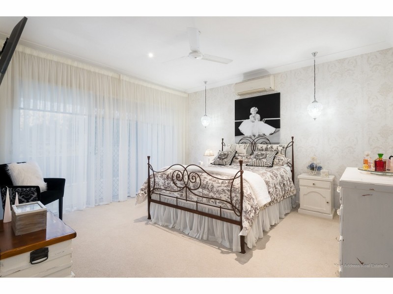 3 Seanna Place, Brookwater QLD 4300