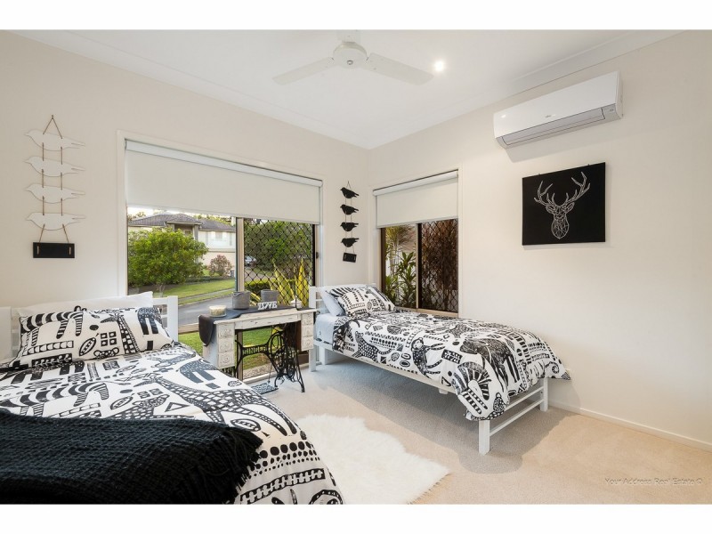 3 Seanna Place, Brookwater QLD 4300