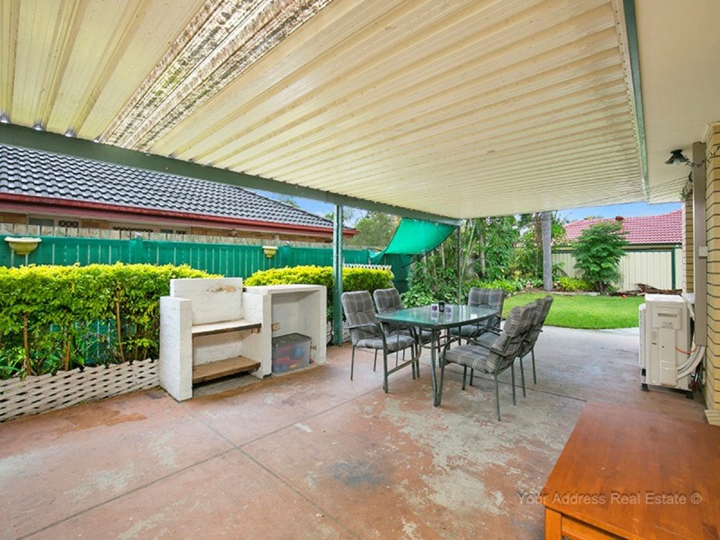 6 Ibrox Court, Regents Park QLD 4118