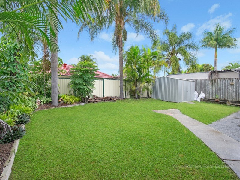 6 Ibrox Court, Regents Park QLD 4118