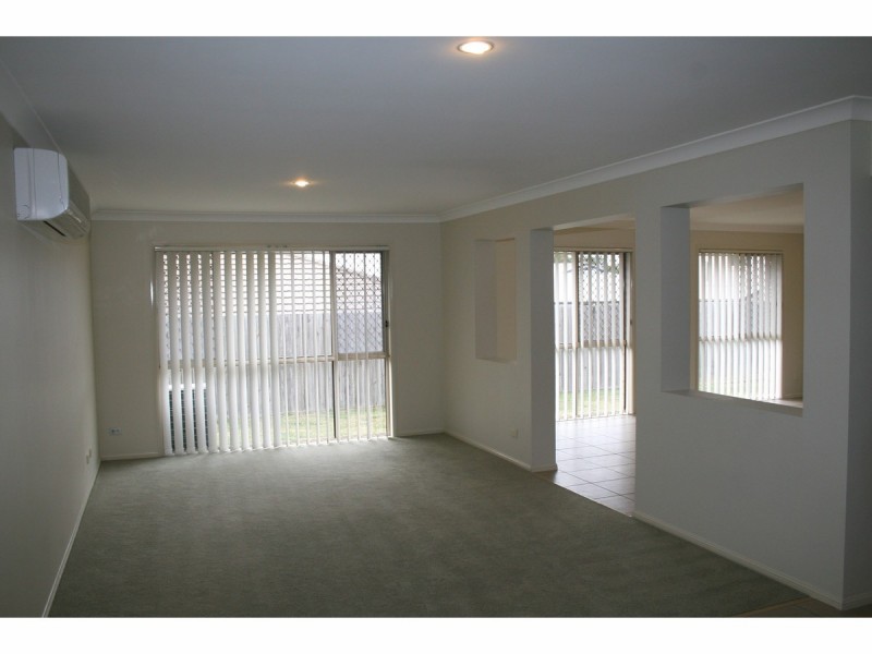 26 Charlton Place, Regents Park QLD 4118