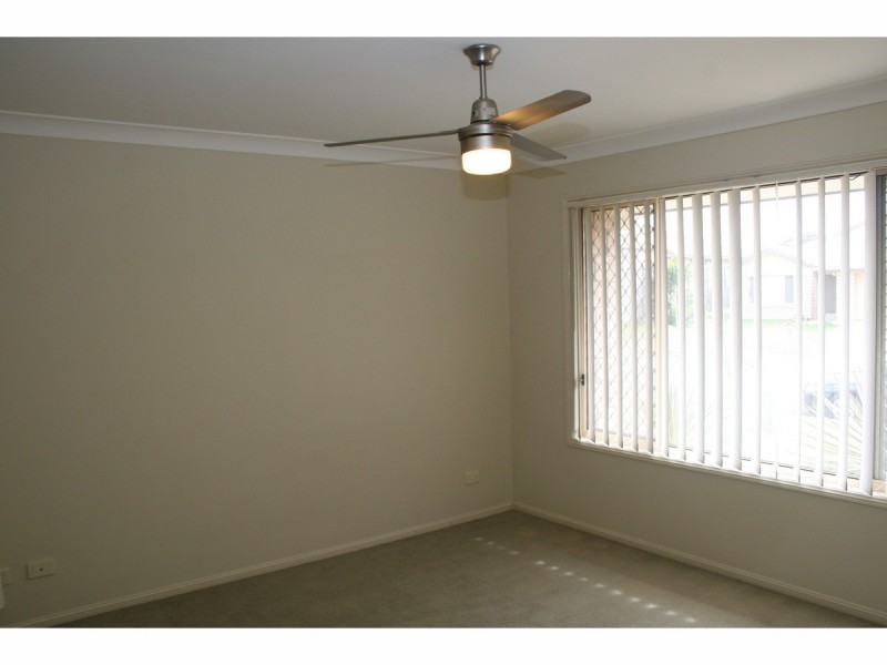 26 Charlton Place, Regents Park QLD 4118