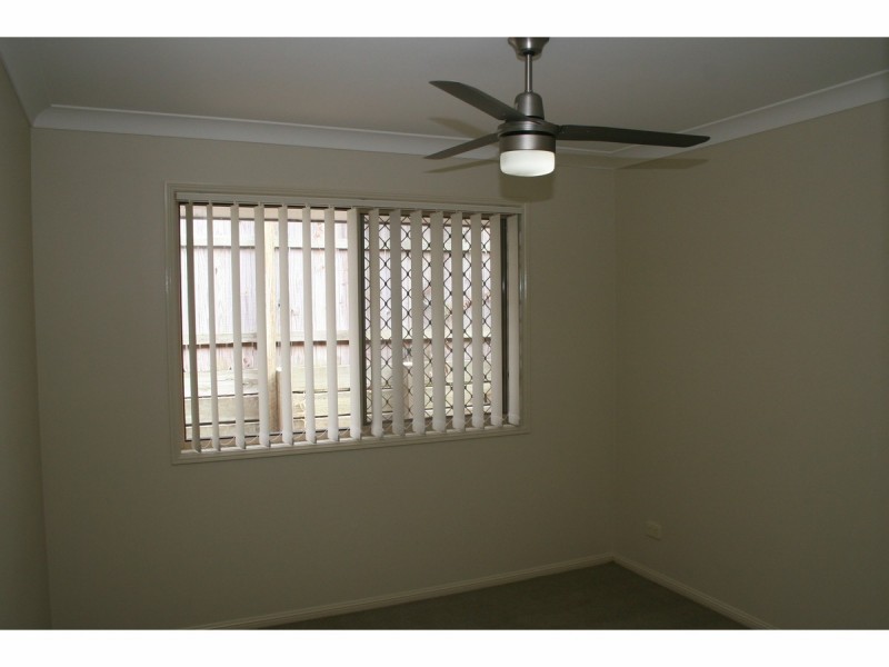 26 Charlton Place, Regents Park QLD 4118