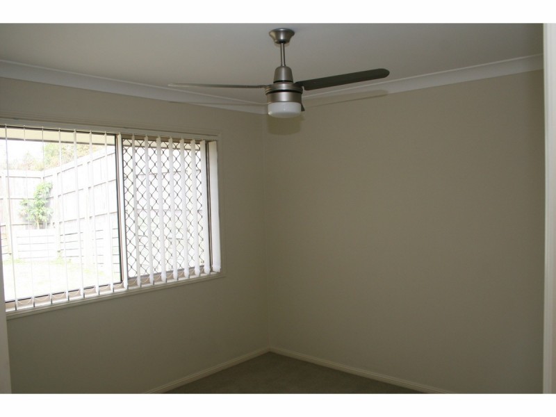 26 Charlton Place, Regents Park QLD 4118