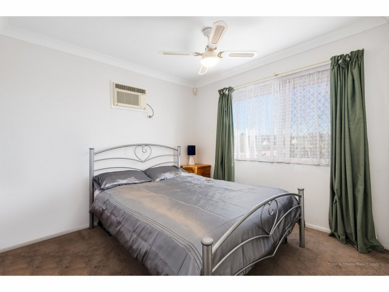 16 Pinnacle Close, Regents Park QLD 4118